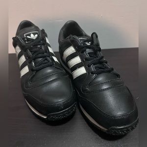 Women’s Classic Adidas Size 7.5 Black/White Leather